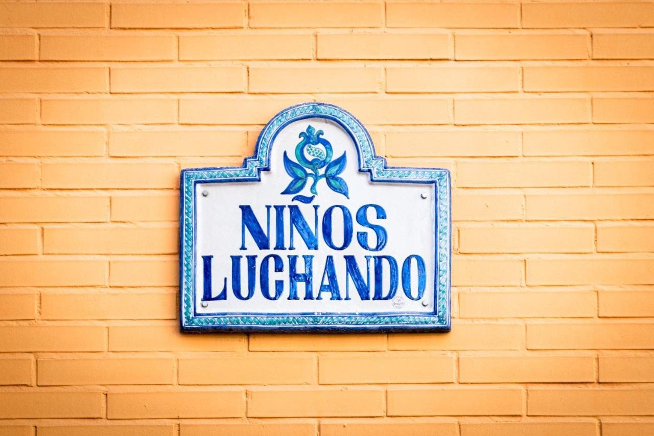 Ninos Luchando グラナダ エクステリア 写真